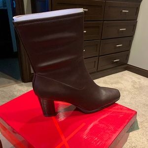 Aerosoles Boots 11W Brown NIB